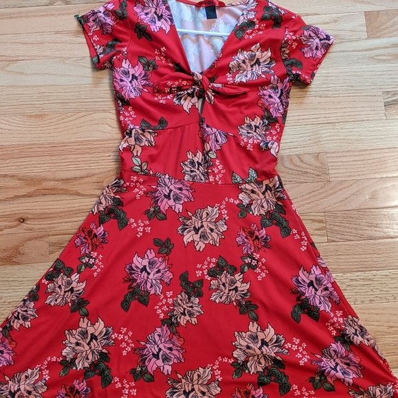 Red stretchy dress (Size S) - Picture 1 of 3